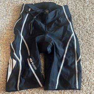 Sugio piston 200 tri pocket short size small